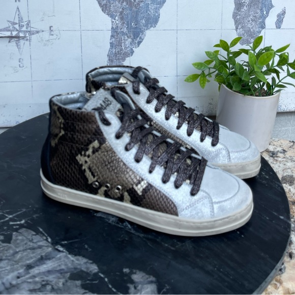 P448 John Side Zip White Snake Python Distressed Women's 36 US 6 - Picture 2 of 10